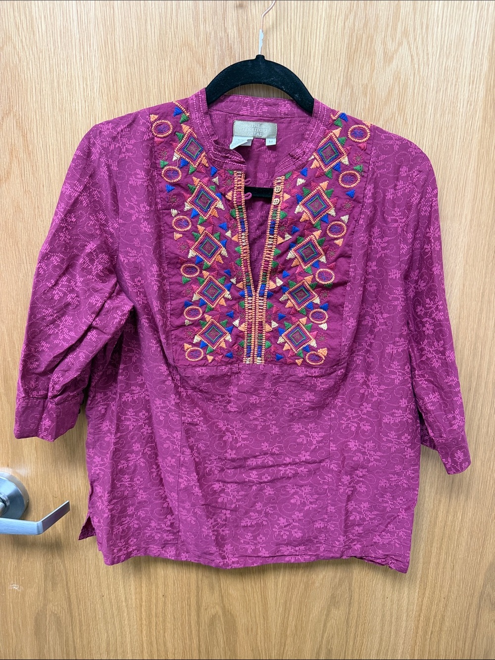 The Territory Ahead Vintage 90s Embroidered Southwestern Magenta Women's Top